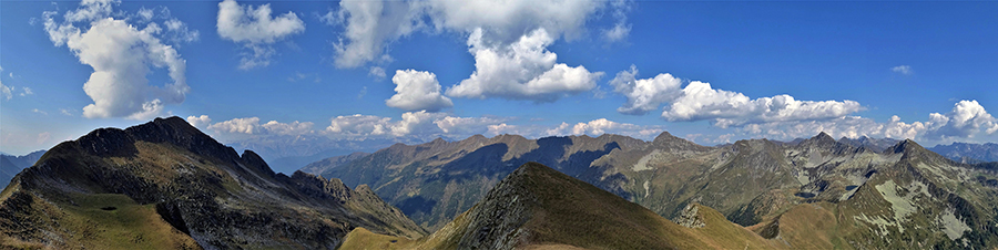 Vista panoramica da Cima di Lemma (2348 m)